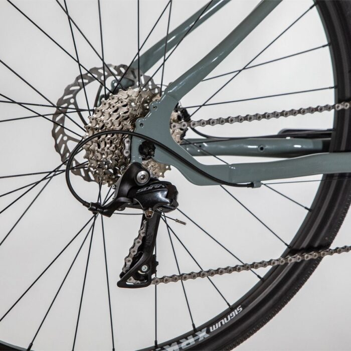 Gravel Bike Fluide Shimano Sora 9v Gris Noir 20233 Gravel Bike Fluide Shimano Sora 9v Gris Noir 20233