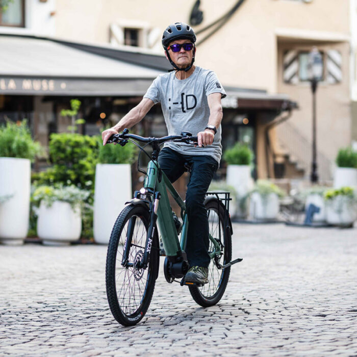 Vélo de randonnée électrique Moustache Samedi 27 Xroad 14 Vélo de randonnée électrique Moustache Samedi 27 Xroad 14